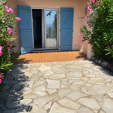 Charming Loft With Sea View Apartmán *